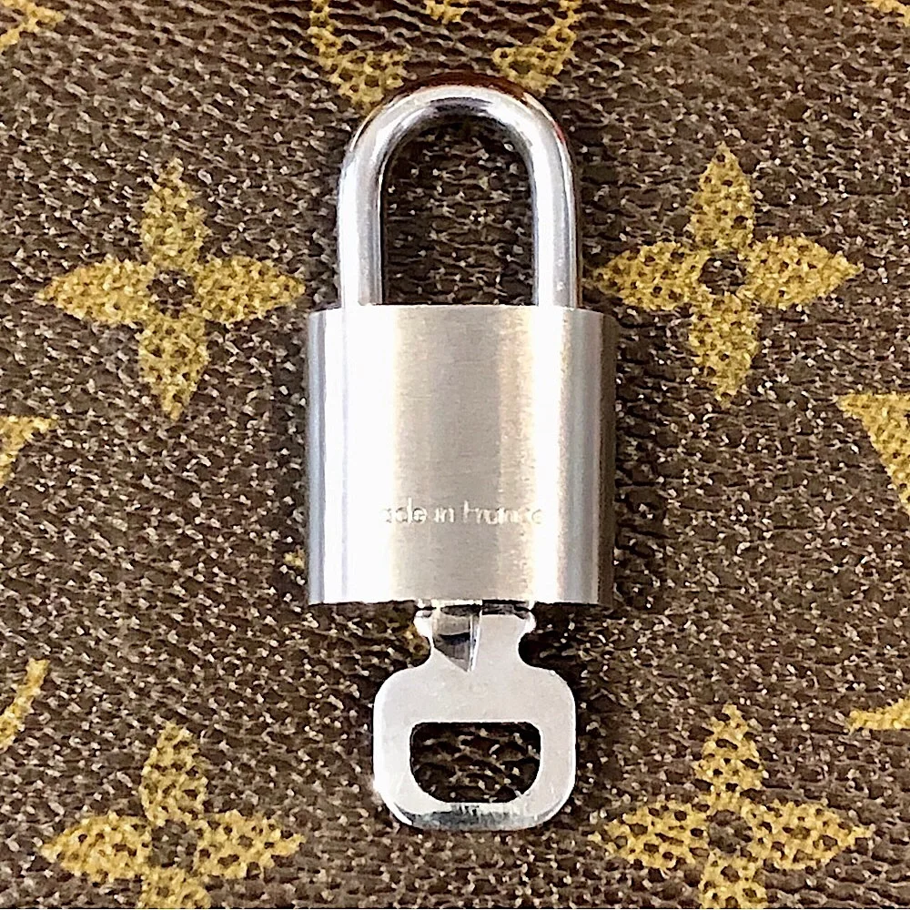 LOUIS VUITTON Silver Lock & Key Brushed Palladium Made In France RARE COA #316